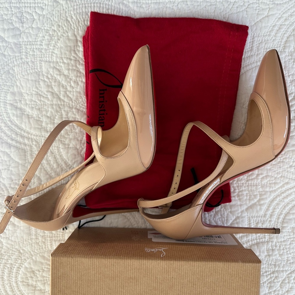 Christian Louboutin Nude Patent Leather Pointed Toe Heels
